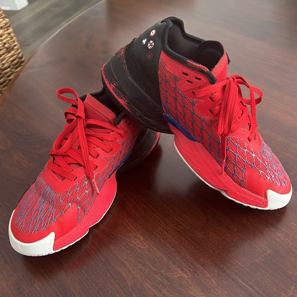 🕷️ADIDAS Spiderman Sneakers. Size 6.5